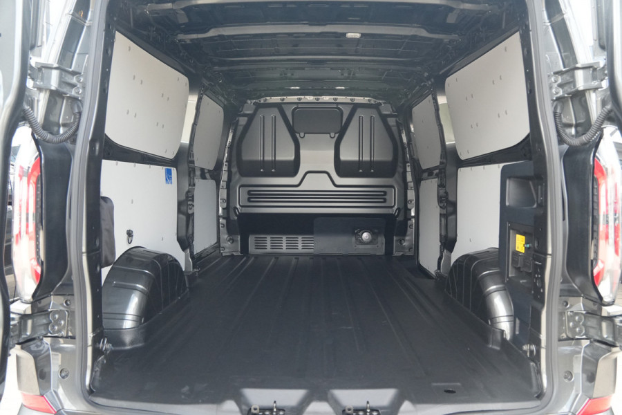 Ford E-Transit Custom 340 L2H1 Sport 71 kWh 218pk - 2x Schuif - ACC - B&O - Navi - Stoel/Stuurverwarming - 360 Camera - Trekhaak - Rijklaar