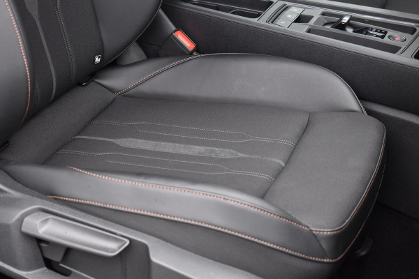 CUPRA Leon Sportstourer 2.0 TSI 245PK Keyless Lane ACC