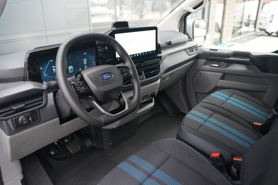 Ford E-Transit Custom 340 L2H1 Sport 71 kWh 218pk - 2x Schuif - ACC - B&O - Navi - Stoel/Stuurverwarming - 360 Camera - Trekhaak - Rijklaar