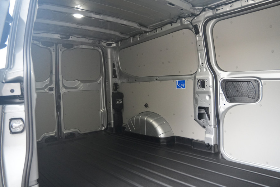 Ford E-Transit Custom 340 L2H1 Sport 71 kWh 218pk - 2x Schuif - ACC - B&O - Navi - Stoel/Stuurverwarming - 360 Camera - Trekhaak - Rijklaar