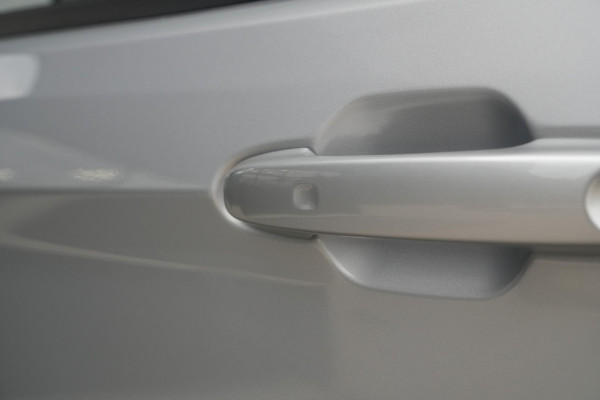 Ford E-Transit Custom 340 L2H1 Sport 71 kWh 218pk - 2x Schuif - ACC - B&O - Navi - Stoel/Stuurverwarming - 360 Camera - Trekhaak - Rijklaar