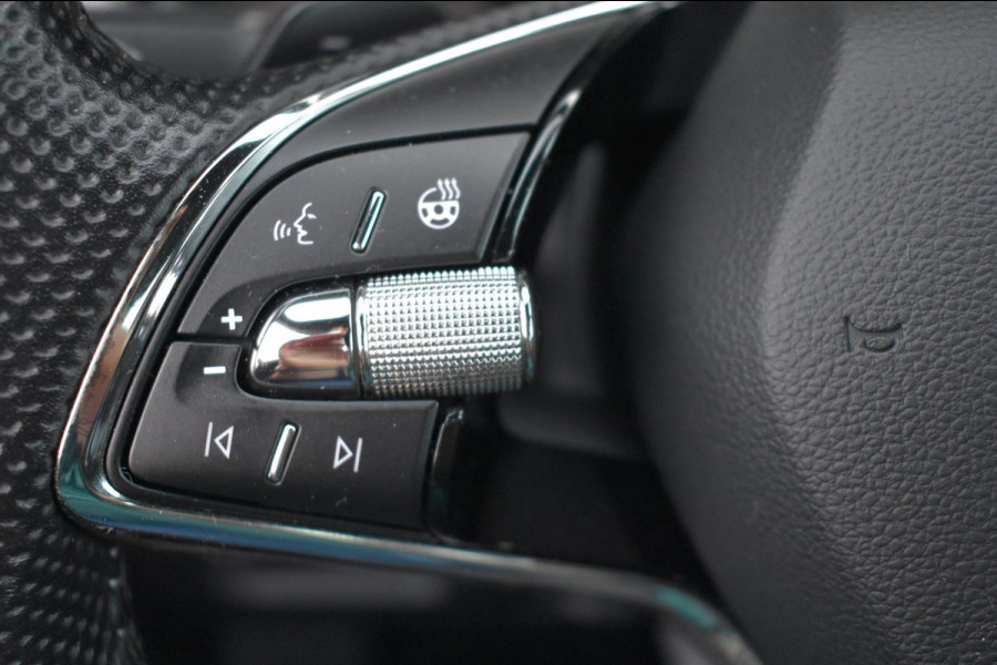 Škoda Kodiaq 1.5 TSI Sportline Business 7p. | TREKHAAK | CANTON | CAMERA | NAP | DEALER ONDERHOUDEN | KEYLESS | STOELVERWARMING