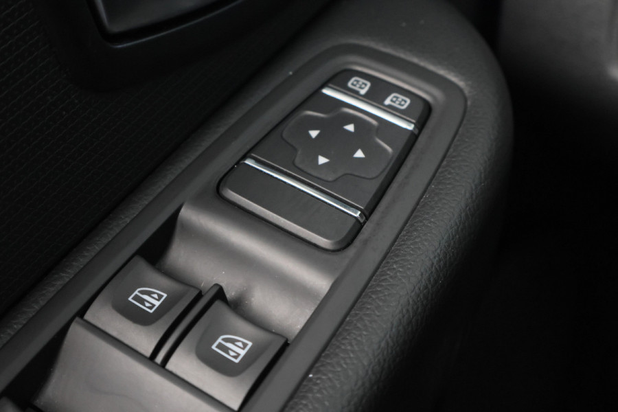 Renault Clio 0.9 TCe Limited Keyless, Navigatie, Cruise, DAB, PDC, 16"