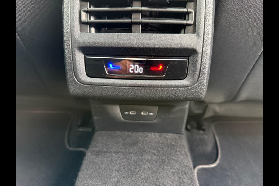 Volkswagen Golf 1.5 eTSI Style AUT LED/LMV17/PDC/NAVI/VIRTU