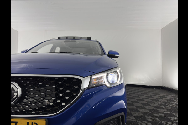 MG ZS EV Luxury 45 kWh {SoH-87%} (INCL-BTW) Aut. *PANO | LEATHER | CCS-FASTLOADER | KEYLESS | NAVI-FULLMAP | ADAPTIVE-CRUISE | CAMERA | HEATED-SPORTSEATS | CARPLAY | BLINDSPOT | DAB | LANE-ASSIST | 17''ALU*