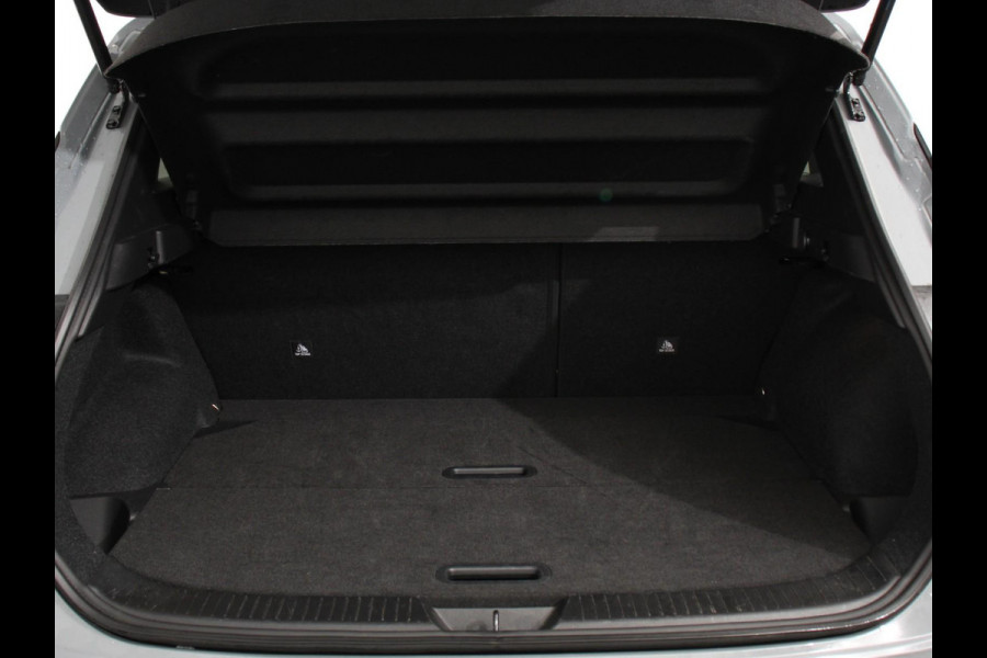 Nissan QASHQAI 1.3 MHEV Automaat N-Connecta Navigatie Climate Control Sfeerverlichting Camera 360 Led Dab Verwarmde voorstoelen Adaptieve Cruise Control Digitale Cockpit Lichtmetalen Velgen