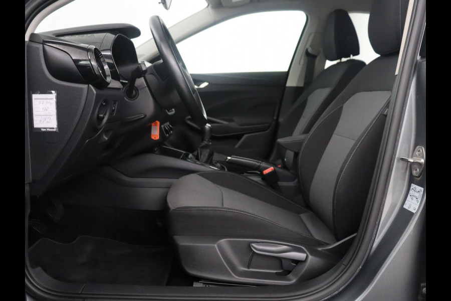 Škoda Fabia 1.0 MPI Ambition | Black Line | Cruise control | Park assist | Lederen stuurwiel | Carplay | Lichtmetaal 15'' |