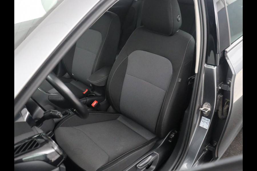 Škoda Fabia 1.0 MPI Ambition | Black Line | Cruise control | Park assist | Lederen stuurwiel | Carplay | Lichtmetaal 15'' |