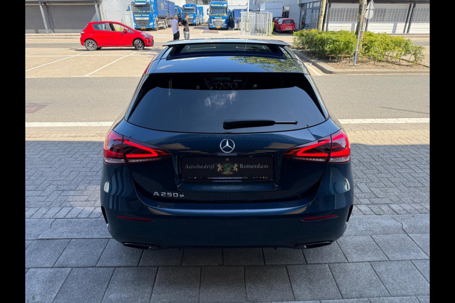 Mercedes-Benz A-Klasse 250 e AMG LED/PDC/CAM/NAVI/LEER/LMV19