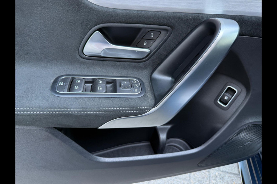 Mercedes-Benz A-Klasse 250 e AMG LED/PDC/CAM/NAVI/LEER/LMV19