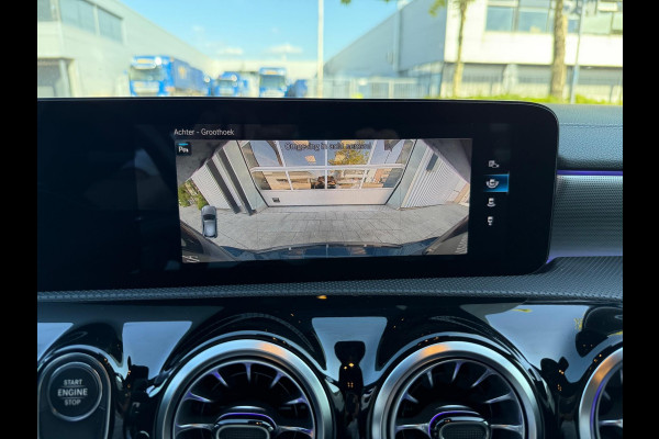 Mercedes-Benz A-Klasse 250 e AMG LED/PDC/CAM/NAVI/LEER/LMV19