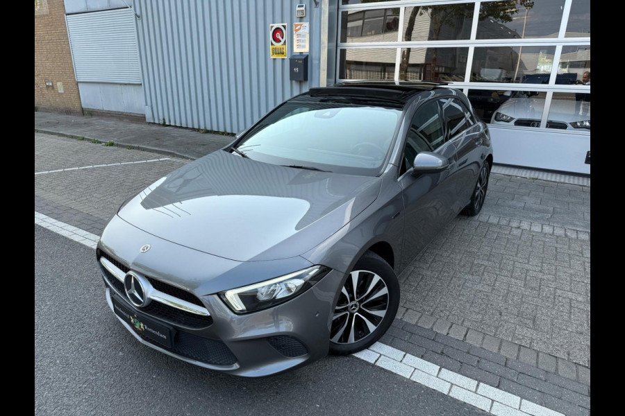 Mercedes-Benz A-Klasse 250 e AMG LED/PDC/CAM/LM17/LEER/NAVI