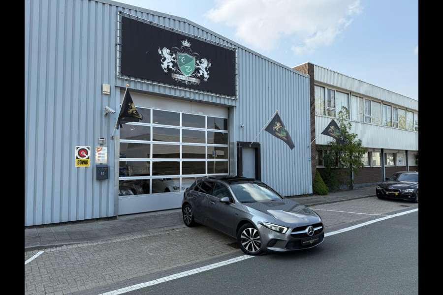 Mercedes-Benz A-Klasse 250 e AMG LED/PDC/CAM/LM17/LEER/NAVI