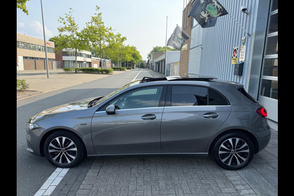 Mercedes-Benz A-Klasse 250 e AMG LED/PDC/CAM/LM17/LEER/NAVI