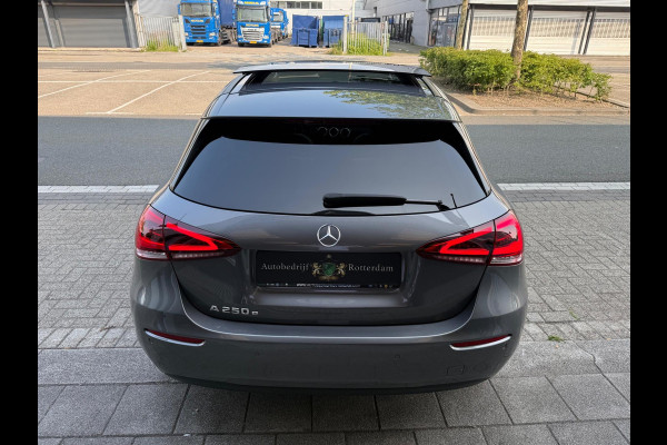 Mercedes-Benz A-Klasse 250 e AMG LED/PDC/CAM/LM17/LEER/NAVI
