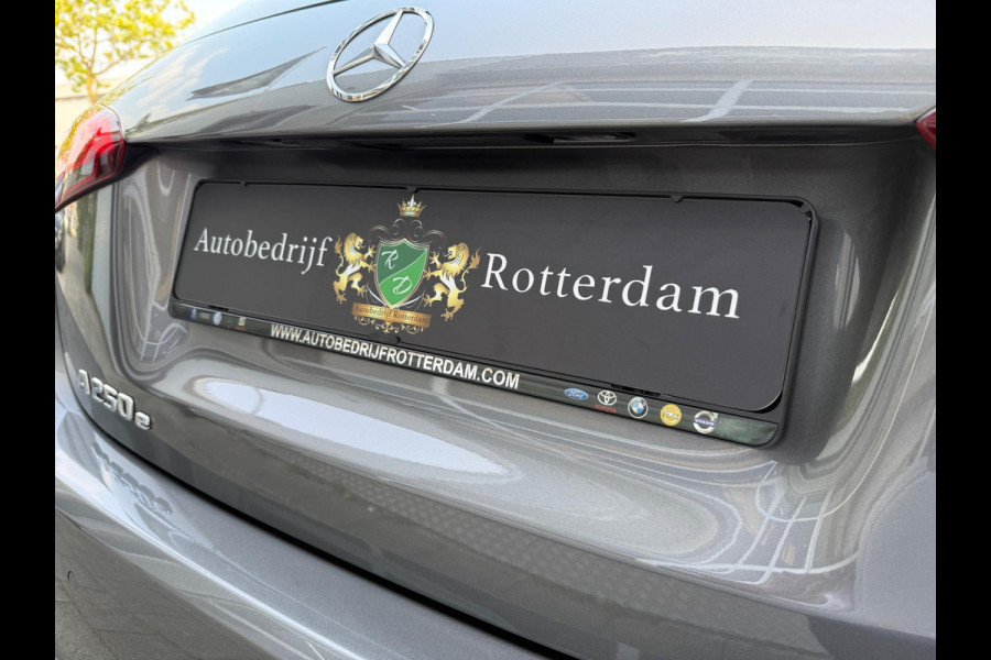 Mercedes-Benz A-Klasse 250 e AMG LED/PDC/CAM/LM17/LEER/NAVI