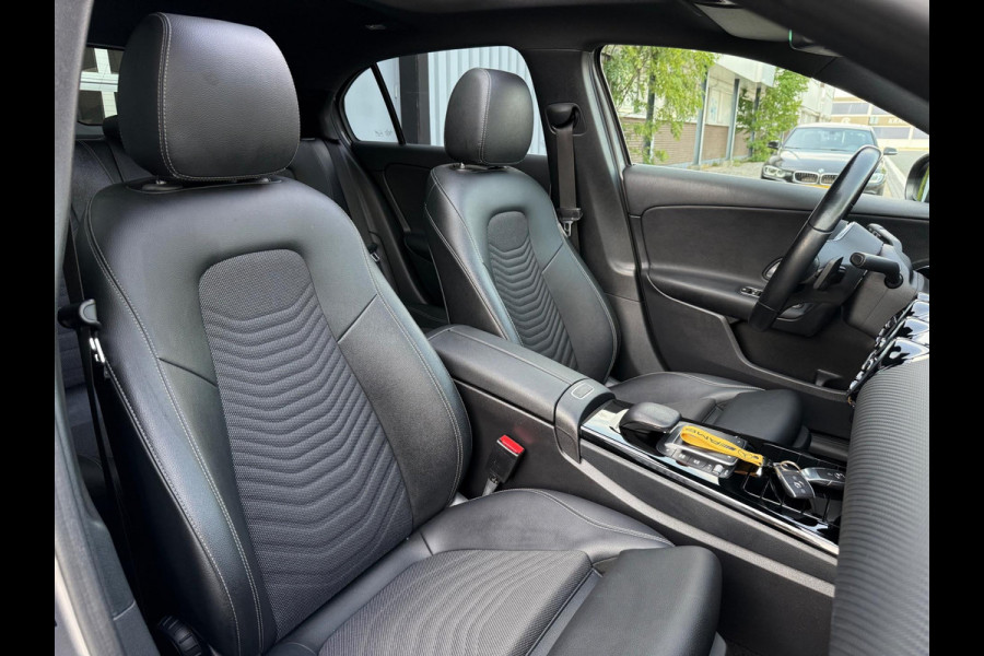 Mercedes-Benz A-Klasse 250 e AMG LED/PDC/CAM/LM17/LEER/NAVI