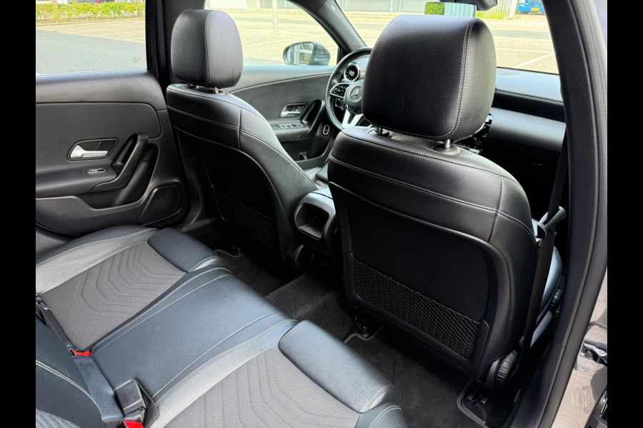 Mercedes-Benz A-Klasse 250 e AMG LED/PDC/CAM/LM17/LEER/NAVI