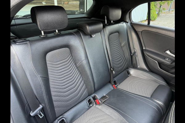Mercedes-Benz A-Klasse 250 e AMG LED/PDC/CAM/LM17/LEER/NAVI
