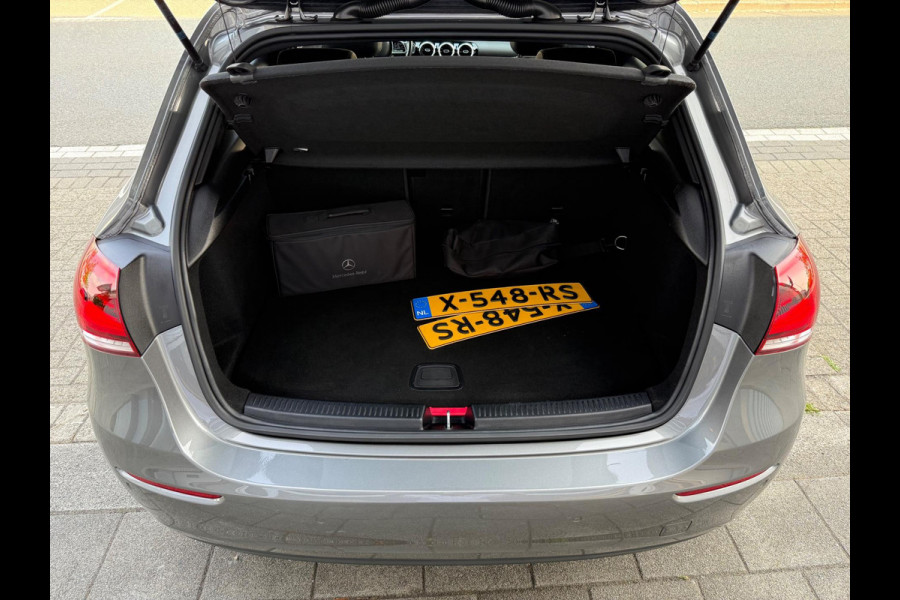Mercedes-Benz A-Klasse 250 e AMG LED/PDC/CAM/LM17/LEER/NAVI