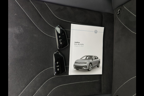 Volkswagen ID.5 Pro Business 77 kWh [3-Fase-11kW] {SoH-93%} (INCL-BTW) *HEATPUMP | LEATHER-ALCANTARA | FULL-LED | ADAPTIVE-CRUISE |  DIGI-COCKPIT | HEATED-COMFORTSEATS | KEYLESS | DAB+ | AMBIENTLIGHT | NAVI-FULLMAP | CAMERA | TOWBAR | HEAD-UP | 19''AL