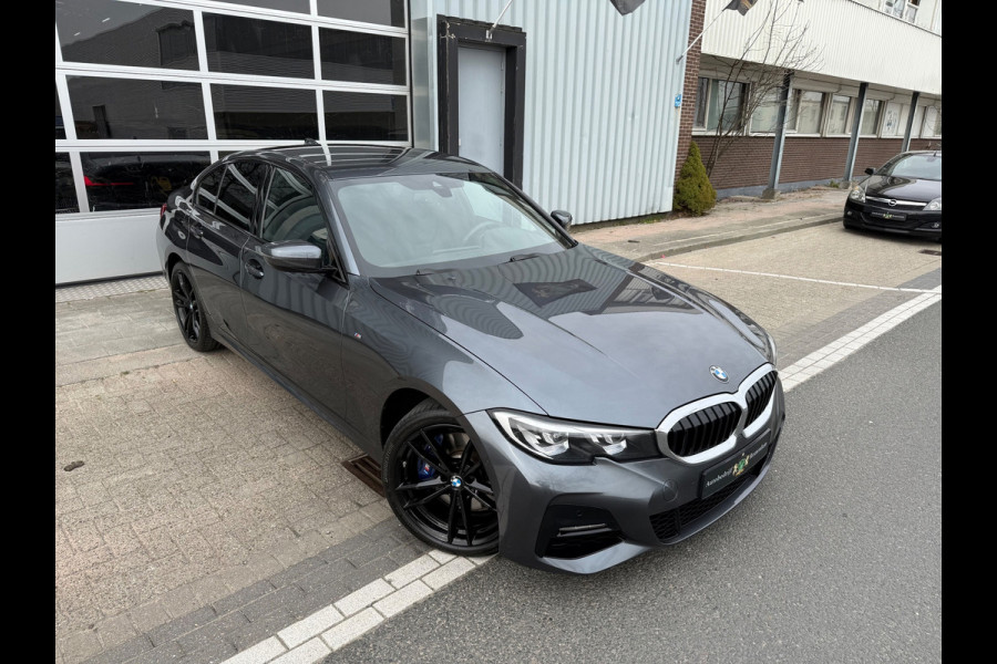BMW 3-serie 330e High Executive AUT 292PK LED/LEER/NAV/LMV19