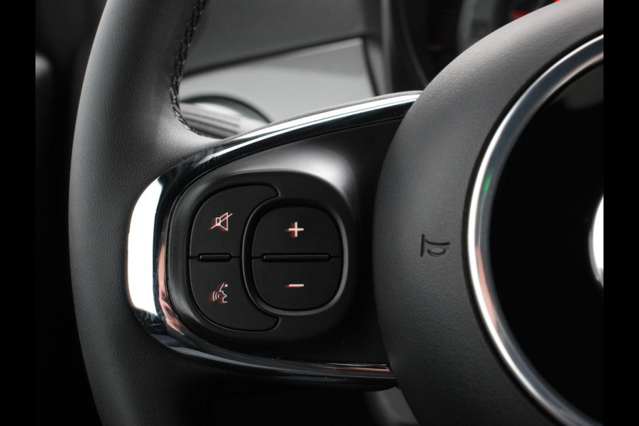 Fiat 500 1.0 Hybrid Club Navigatie Apple Carplay / Android Auto Airco Cruise Control Parkeer sensoren Dab