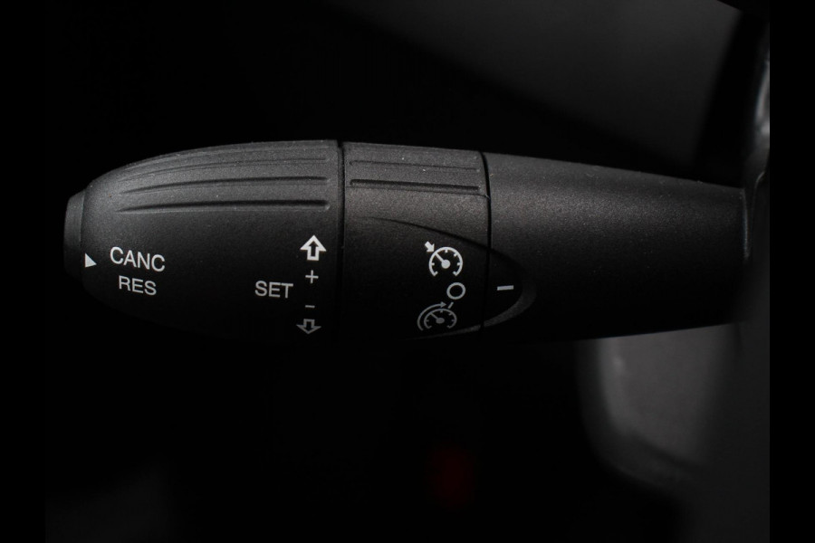 Fiat 500 1.0 Hybrid Club Navigatie Apple Carplay / Android Auto Airco Cruise Control Parkeer sensoren Dab