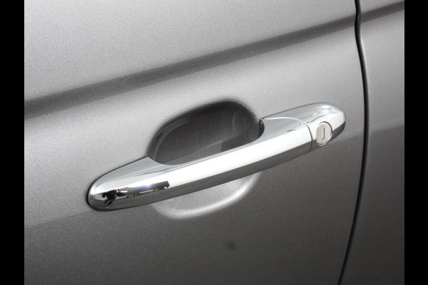 Fiat 500 1.0 Hybrid Club Navigatie Apple Carplay / Android Auto Airco Cruise Control Parkeer sensoren Dab