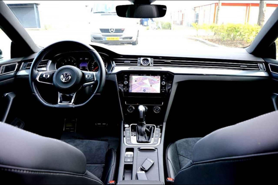 Volkswagen Arteon 2.0 TSI R-Line LED/PDC/CAM/LMV18/NAVI/LEER