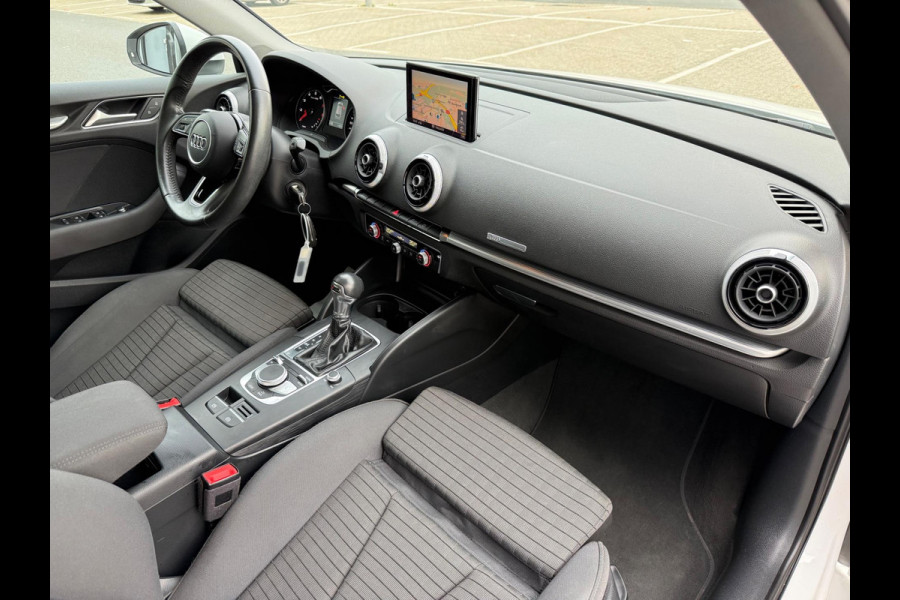 Audi A3 Sportback 1.5 TFSI S-tronic AUT ECC/PDC/LMV-18/NAVI