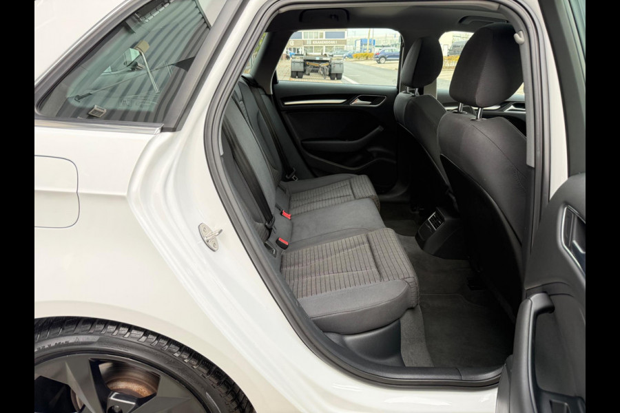 Audi A3 Sportback 1.5 TFSI S-tronic AUT ECC/PDC/LMV-18/NAVI
