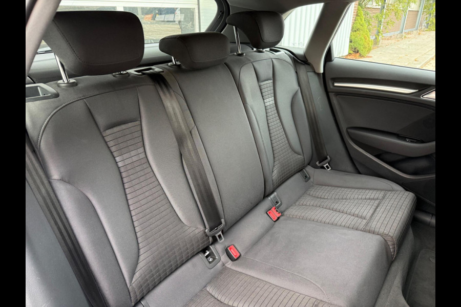 Audi A3 Sportback 1.5 TFSI S-tronic AUT ECC/PDC/LMV-18/NAVI