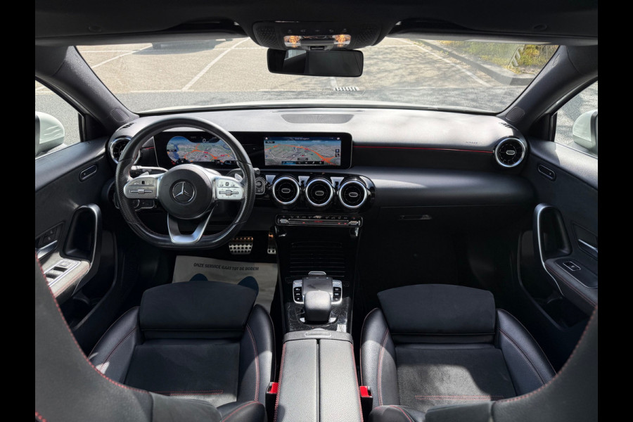 Mercedes-Benz A-Klasse 200 AMG LED/PDC/CAM/LEER/NAVI/LMV18