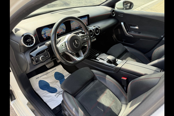 Mercedes-Benz A-Klasse 200 AMG LED/PDC/CAM/LEER/NAVI/LMV18