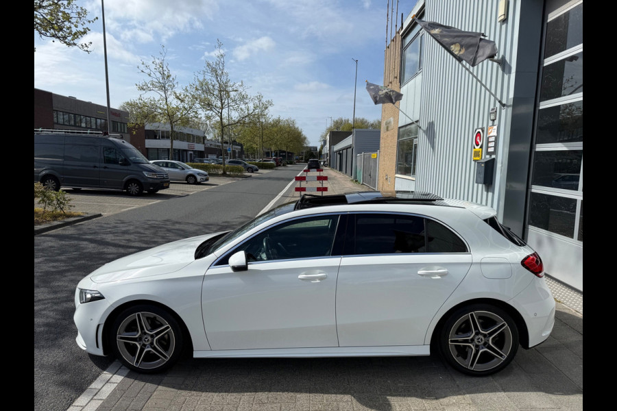 Mercedes-Benz A-Klasse 200 AMG LED/PDC/CAM/LEER/NAVI/LMV18