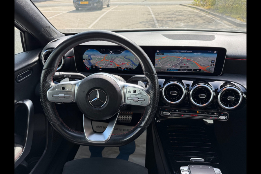 Mercedes-Benz A-Klasse 200 AMG LED/PDC/CAM/LEER/NAVI/LMV18