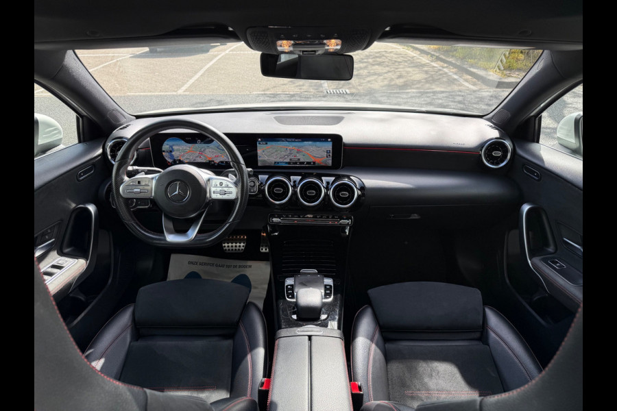 Mercedes-Benz A-Klasse 200 AMG LED/PDC/CAM/LEER/NAVI/LMV18