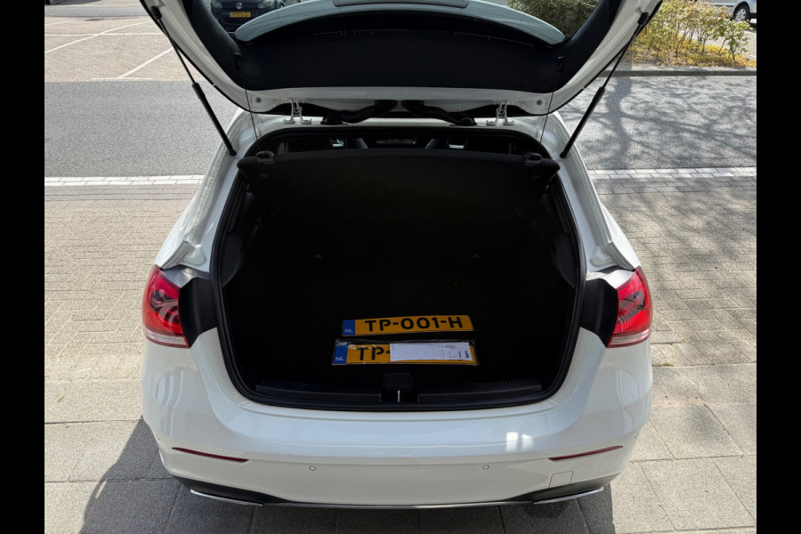 Mercedes-Benz A-Klasse 200 AMG LED/PDC/CAM/LEER/NAVI/LMV18