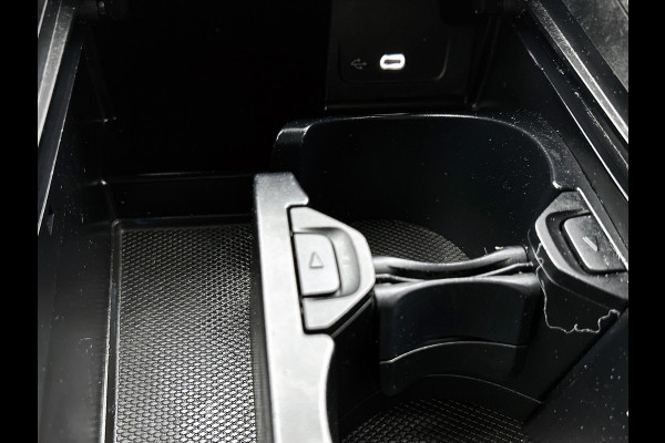 Mercedes-Benz C-Klasse Estate 180 AMG Line | Amg In en Exterieur | Dodehoekassistent | Memory Seats | Night pakket | Inclusief 24 maanden Mercedes-Benz Certified garantie voor Europa.