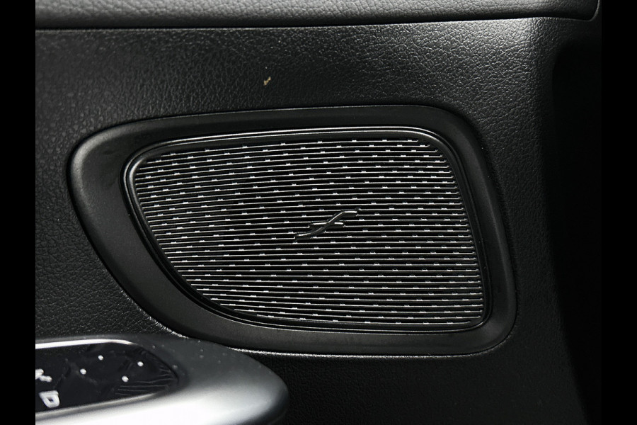 Mercedes-Benz C-Klasse Estate 180 AMG Line | Amg In en Exterieur | Dodehoekassistent | Memory Seats | Night pakket | Inclusief 24 maanden Mercedes-Benz Certified garantie voor Europa.
