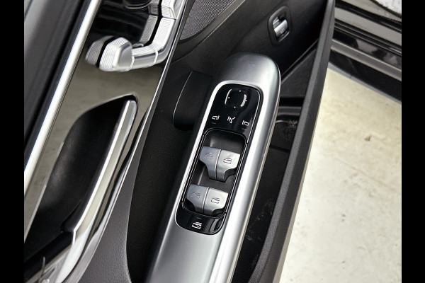 Mercedes-Benz C-Klasse Estate 180 AMG Line | Amg In en Exterieur | Dodehoekassistent | Memory Seats | Night pakket | Inclusief 24 maanden Mercedes-Benz Certified garantie voor Europa.