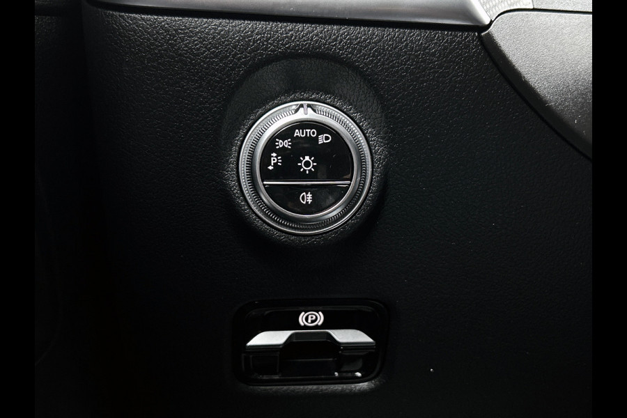 Mercedes-Benz C-Klasse Estate 180 AMG Line | Amg In en Exterieur | Dodehoekassistent | Memory Seats | Night pakket | Inclusief 24 maanden Mercedes-Benz Certified garantie voor Europa.