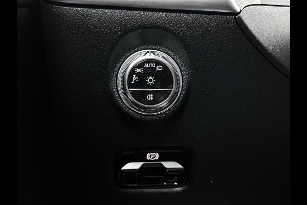 Mercedes-Benz C-Klasse Estate 180 AMG Line | Amg In en Exterieur | Dodehoekassistent | Memory Seats | Night pakket | Inclusief 24 maanden Mercedes-Benz Certified garantie voor Europa.