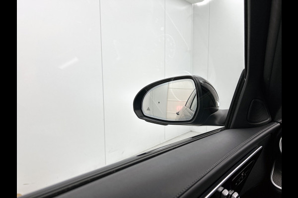 Mercedes-Benz C-Klasse Estate 180 AMG Line | Amg In en Exterieur | Dodehoekassistent | Memory Seats | Night pakket | Inclusief 24 maanden Mercedes-Benz Certified garantie voor Europa.