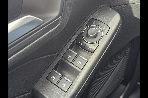 Ford Kuga 2.5 PHEV Titanium | Wegklapbare trekhaak |Achteruitrijcamera | Cruise control | Draadloos laden | LED |