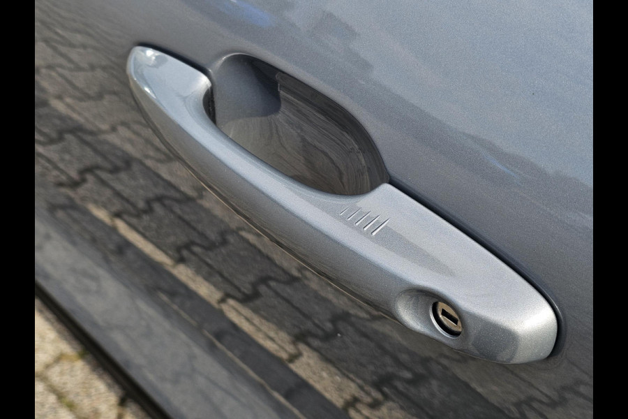 Ford Kuga 2.5 PHEV Titanium | Wegklapbare trekhaak |Achteruitrijcamera | Cruise control | Draadloos laden | LED |