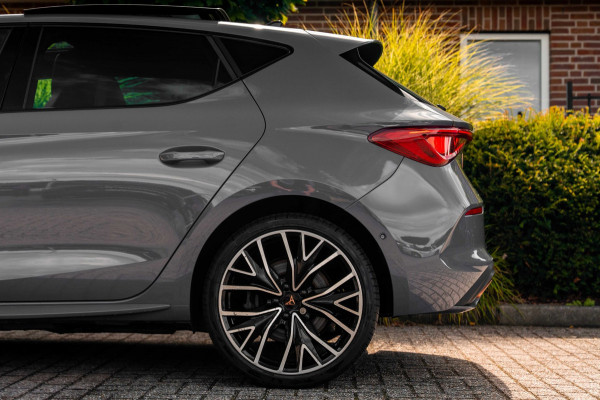 CUPRA Leon 1.4 e-Hybrid 245 PK ACC Pano Camera VZ Stuurwiel Keyless Stoel/Stuurverw. 19''