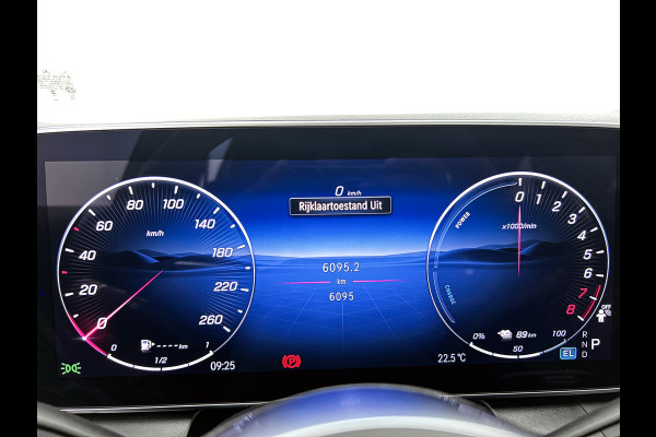Mercedes-Benz GLC 300 e 4MATIC Plug-In Hybride Panorama Schuif Kanteldak | Trekhaak | Memory voorstoelen | Parkeerpakket met achteruitcamera. Inclusief 24 maanden Mercedes-Benz Certified garantie voor Europa.