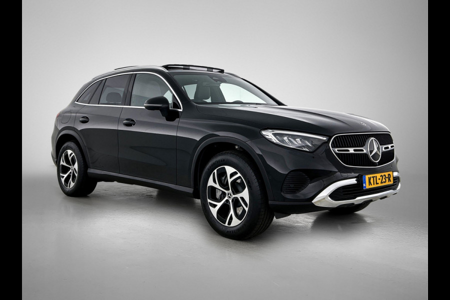 Mercedes-Benz GLC 300 e 4MATIC Plug-In Hybride Panorama Schuif Kanteldak | Trekhaak | Memory voorstoelen | Parkeerpakket met achteruitcamera. Inclusief 24 maanden Mercedes-Benz Certified garantie voor Europa.
